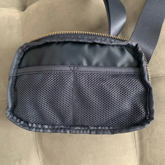 NWOT Lululemon Everywhere Belt Bag Ink Blue OG Original - Picture 5 of 13